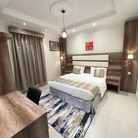 أجنحة ورد للوحدات الفندقية Khamis Mushait Exteriér fotografie
