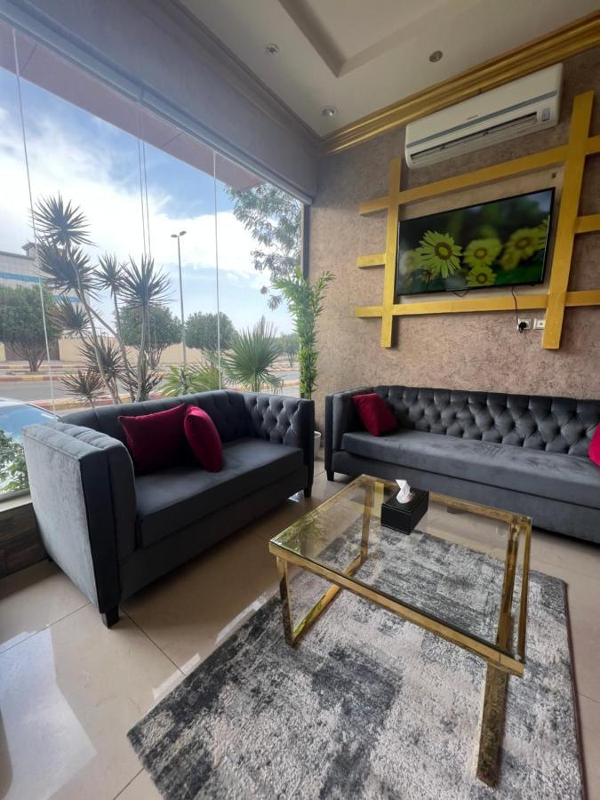 أجنحة ورد للوحدات الفندقية Khamis Mushait Exteriér fotografie