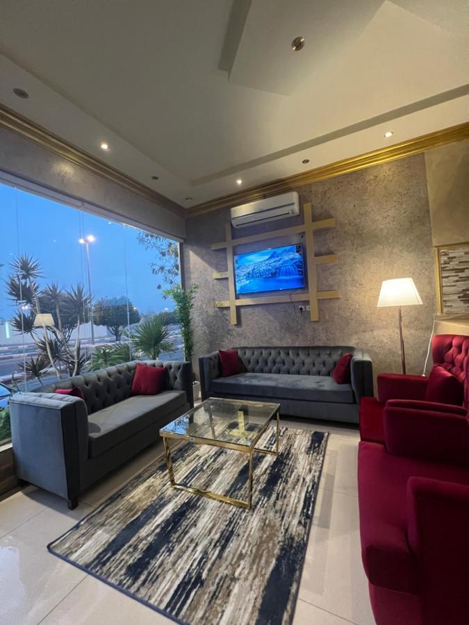 أجنحة ورد للوحدات الفندقية Khamis Mushait Exteriér fotografie