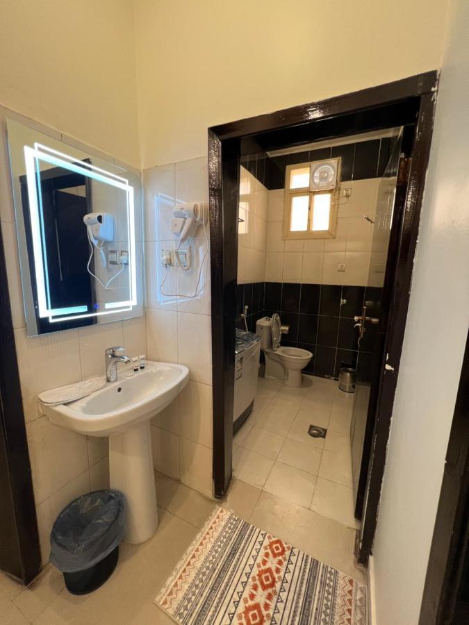 أجنحة ورد للوحدات الفندقية Khamis Mushait Exteriér fotografie