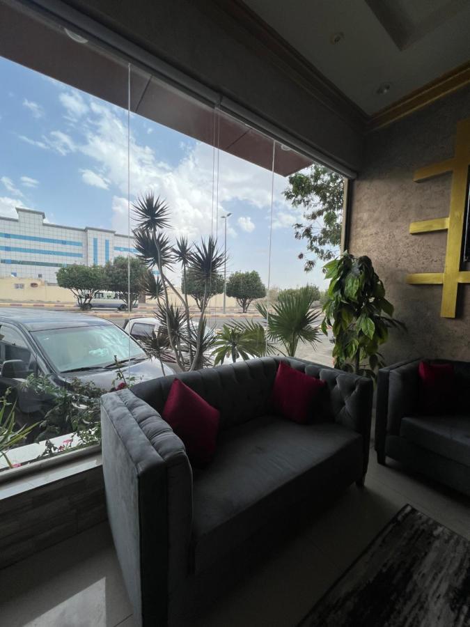 أجنحة ورد للوحدات الفندقية Khamis Mushait Exteriér fotografie
